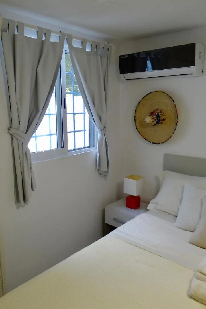 Casa Blanca Apartment Cancun Homestay